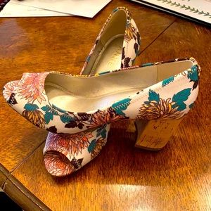 NWOB Anne Klein iflex Cork chunky heel… peep toe sandals… sooooo pretty!!!